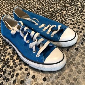 Blue converse size 7 women’s